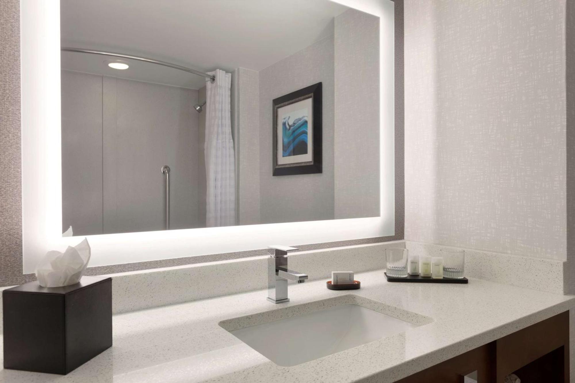 Embassy By Hilton Atlanta Airport 3*