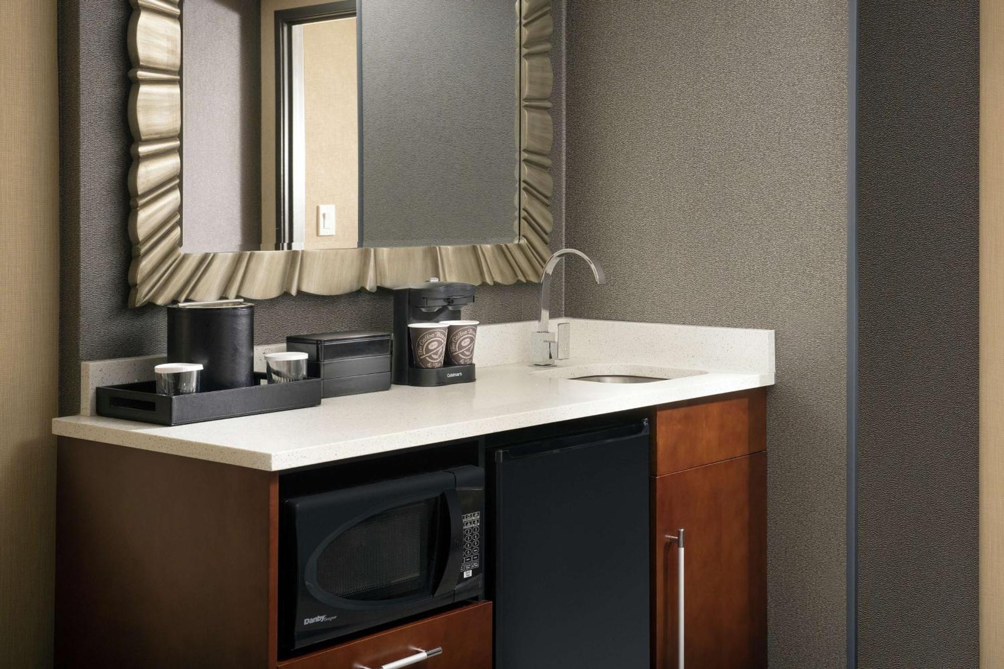Embassy By Hilton Atlanta Airport Hotel 3*