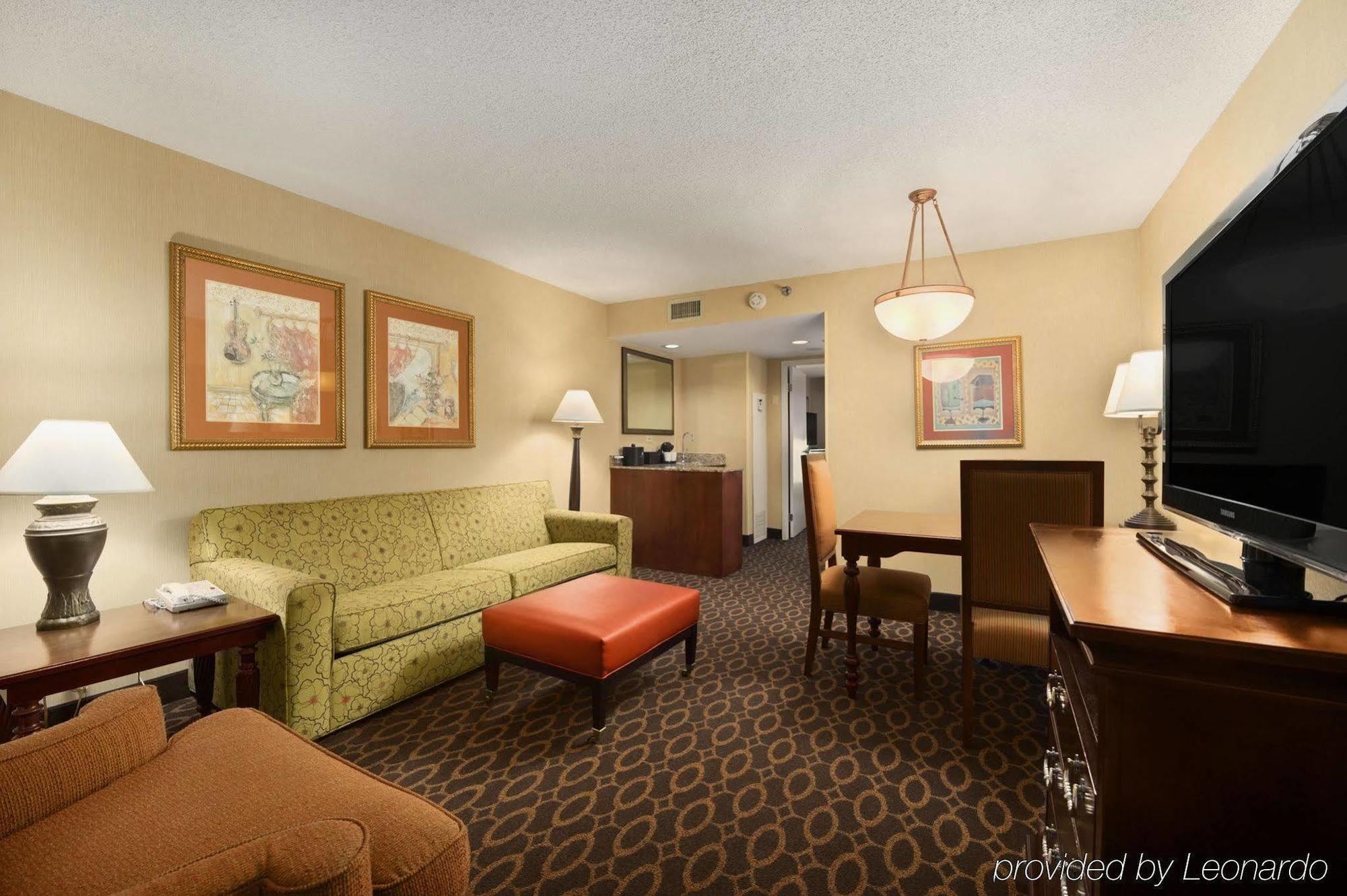 Embassy By Hilton Atlanta Airport Hotel 3*