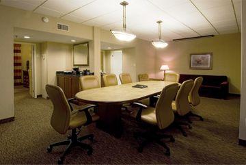 Hotel Embassy By Hilton Atlanta Airport