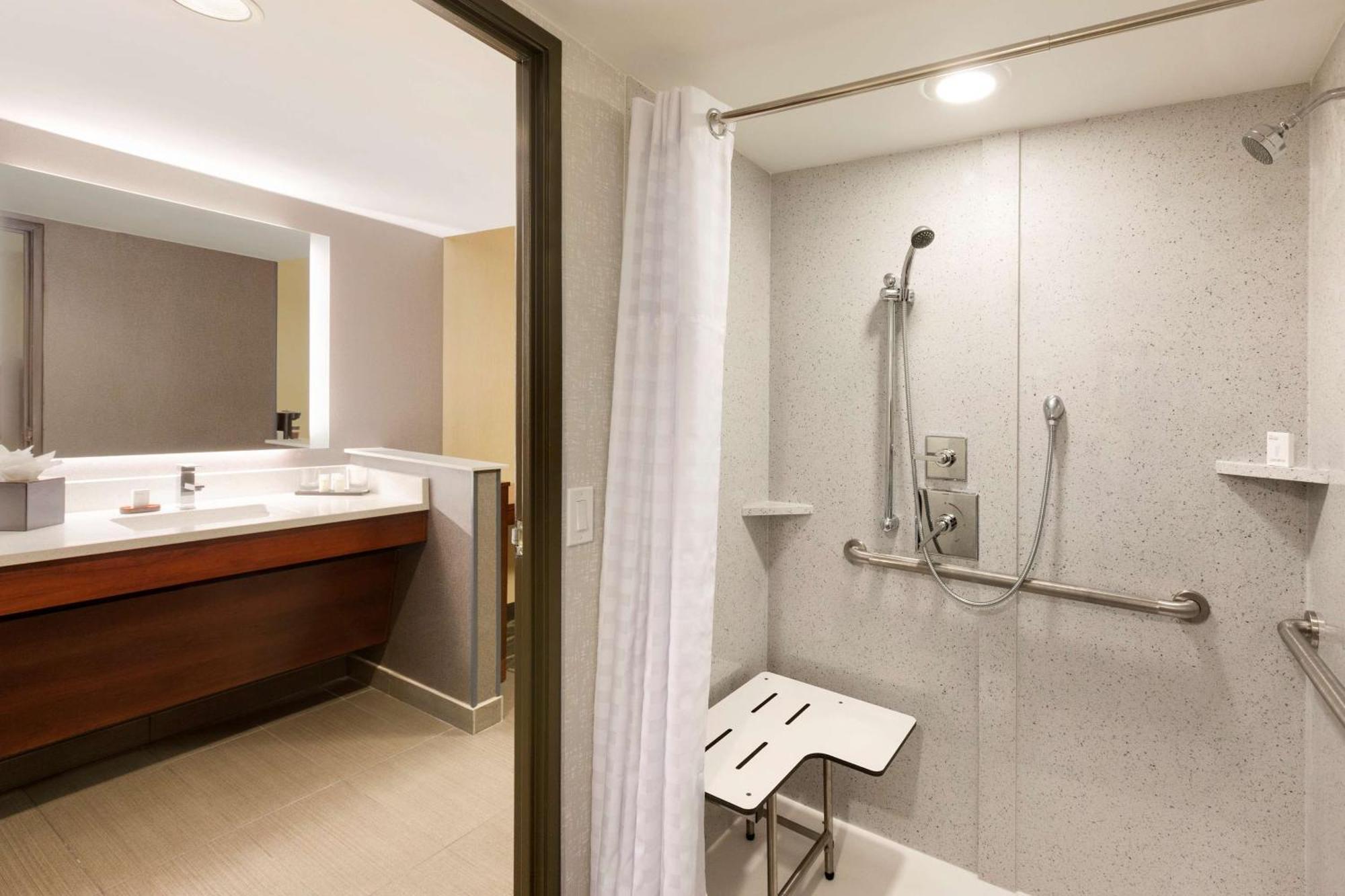 Embassy By Hilton Atlanta Airport Hotel College Park