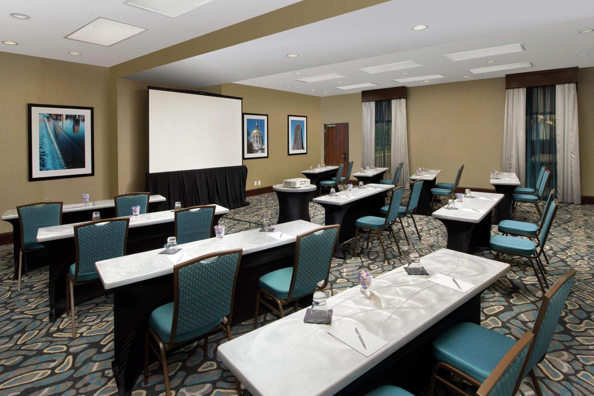 Embassy By Hilton Atlanta Airport 3* College Park