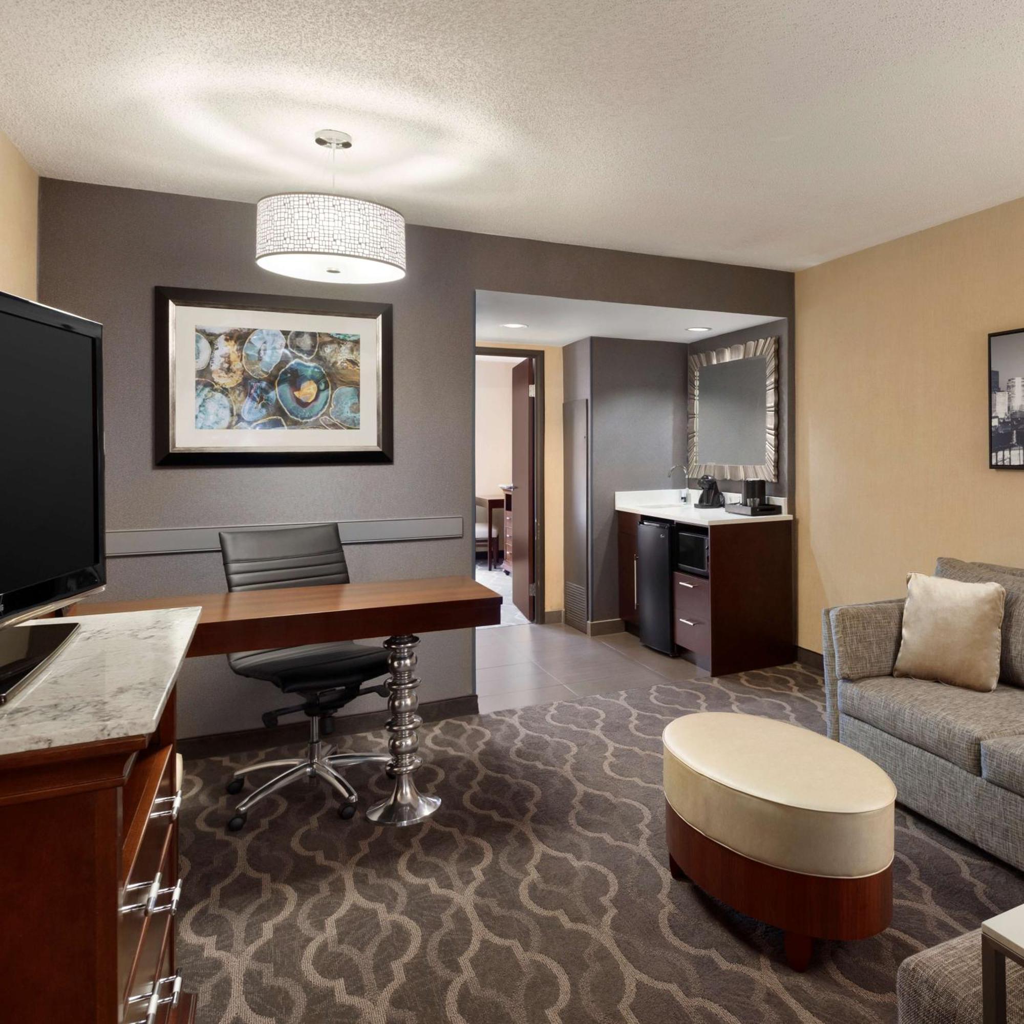 Hotel Embassy By Hilton Atlanta Airport College Park