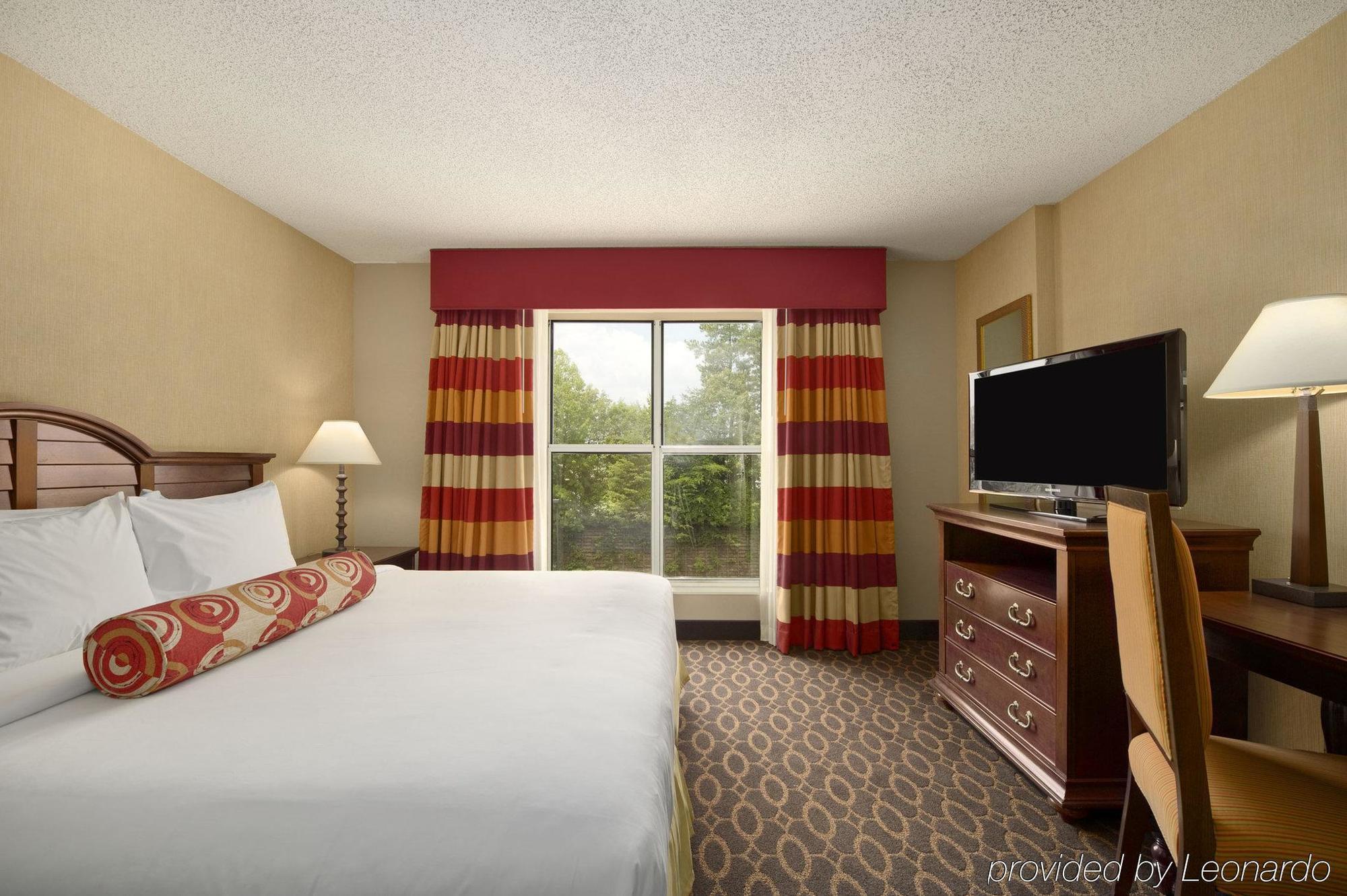 Hotel Embassy By Hilton Atlanta Airport