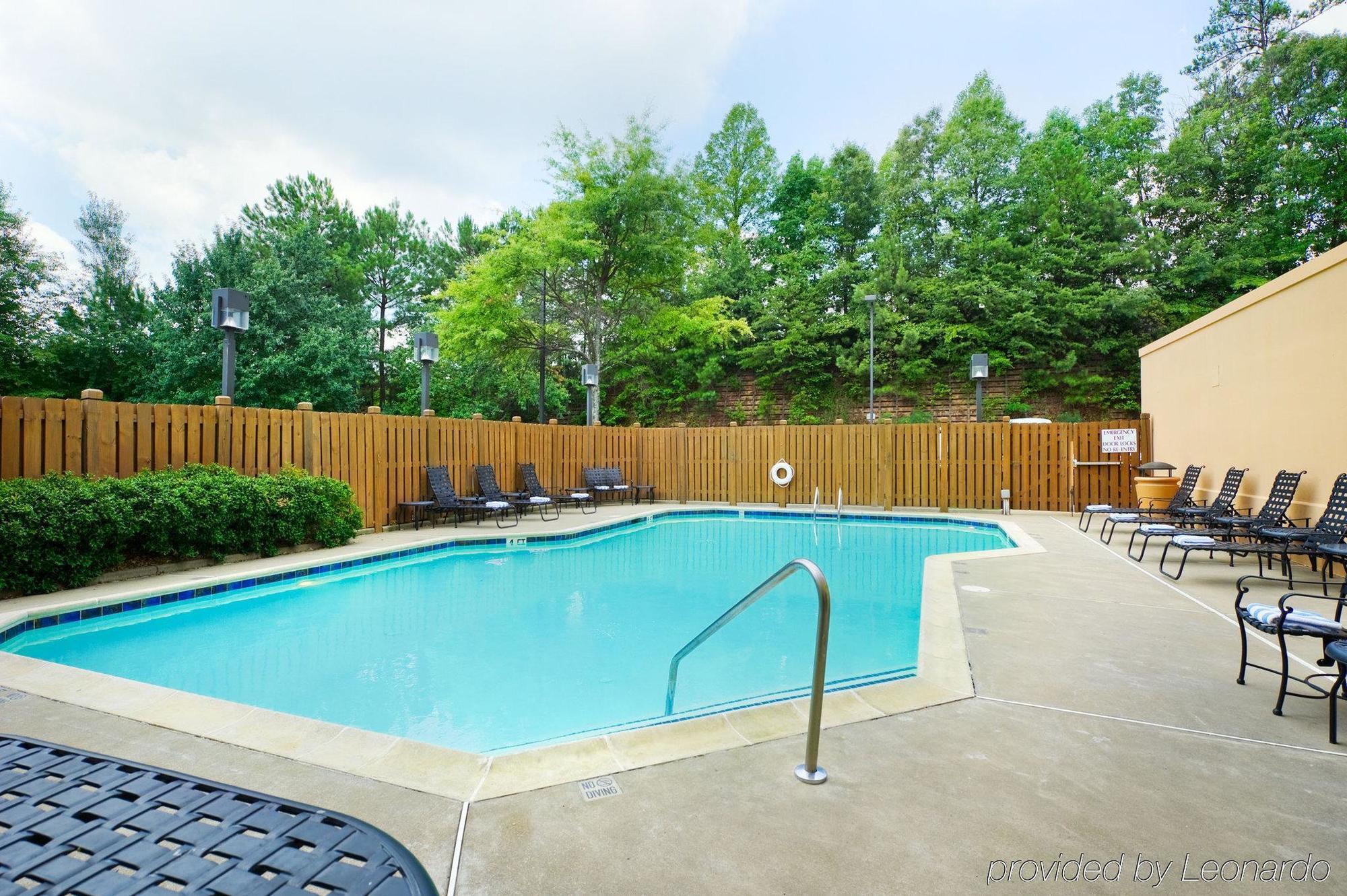 Hotel Embassy By Hilton Atlanta Airport 3*