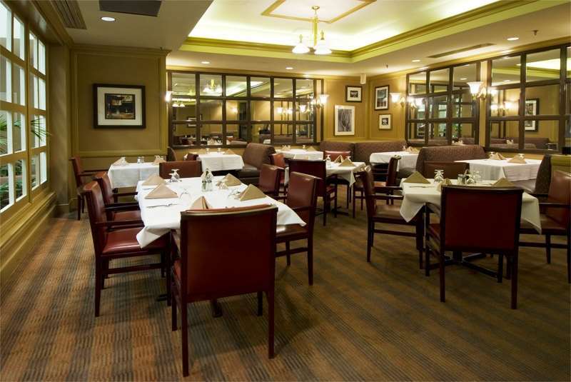 Hotel Embassy By Hilton Atlanta Airport College Park