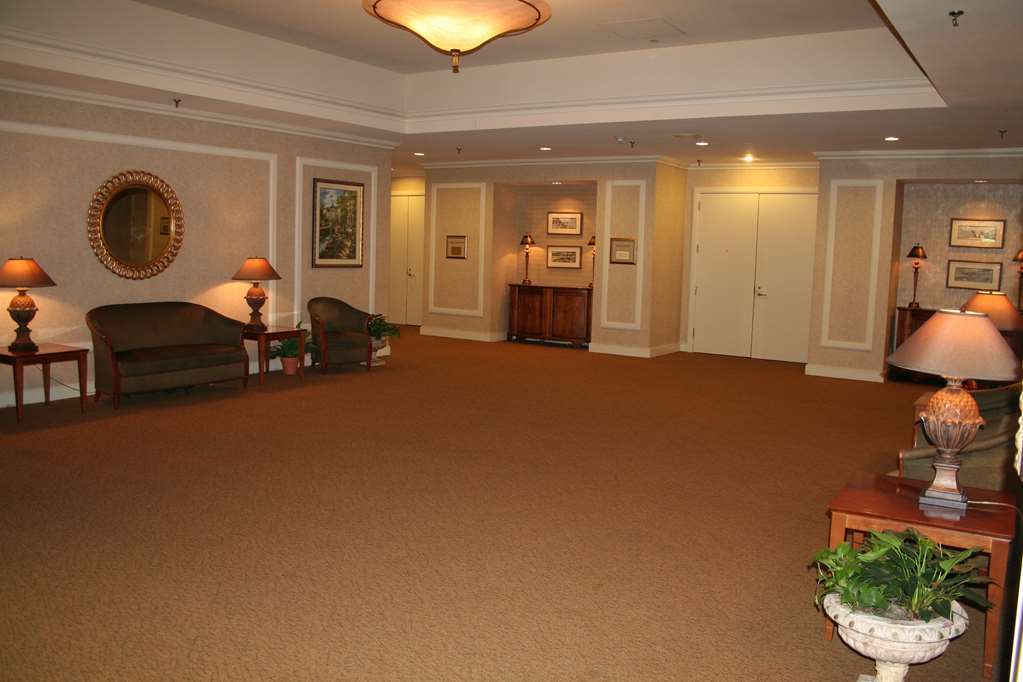 Hotel Embassy By Hilton Atlanta Airport College Park